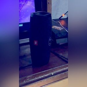 JBL 4